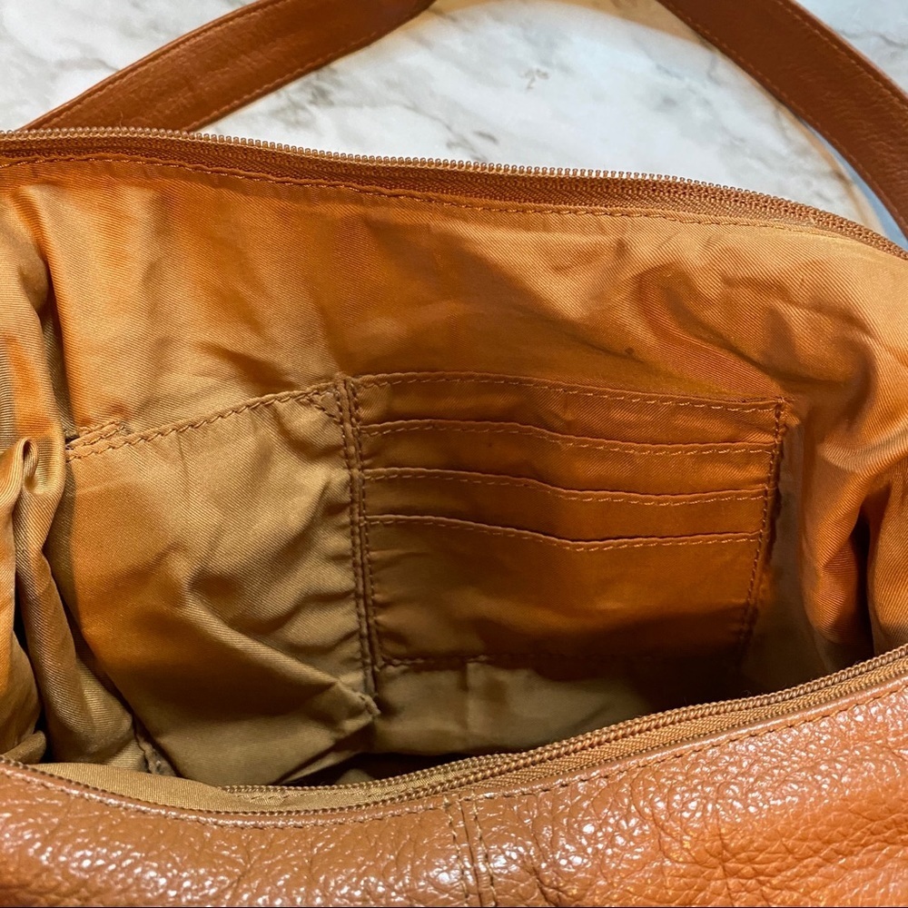Maplelea accessories leather shoulder bag 🤌🏻 4 for $75 🤌🏻 - Picture 4 of 7